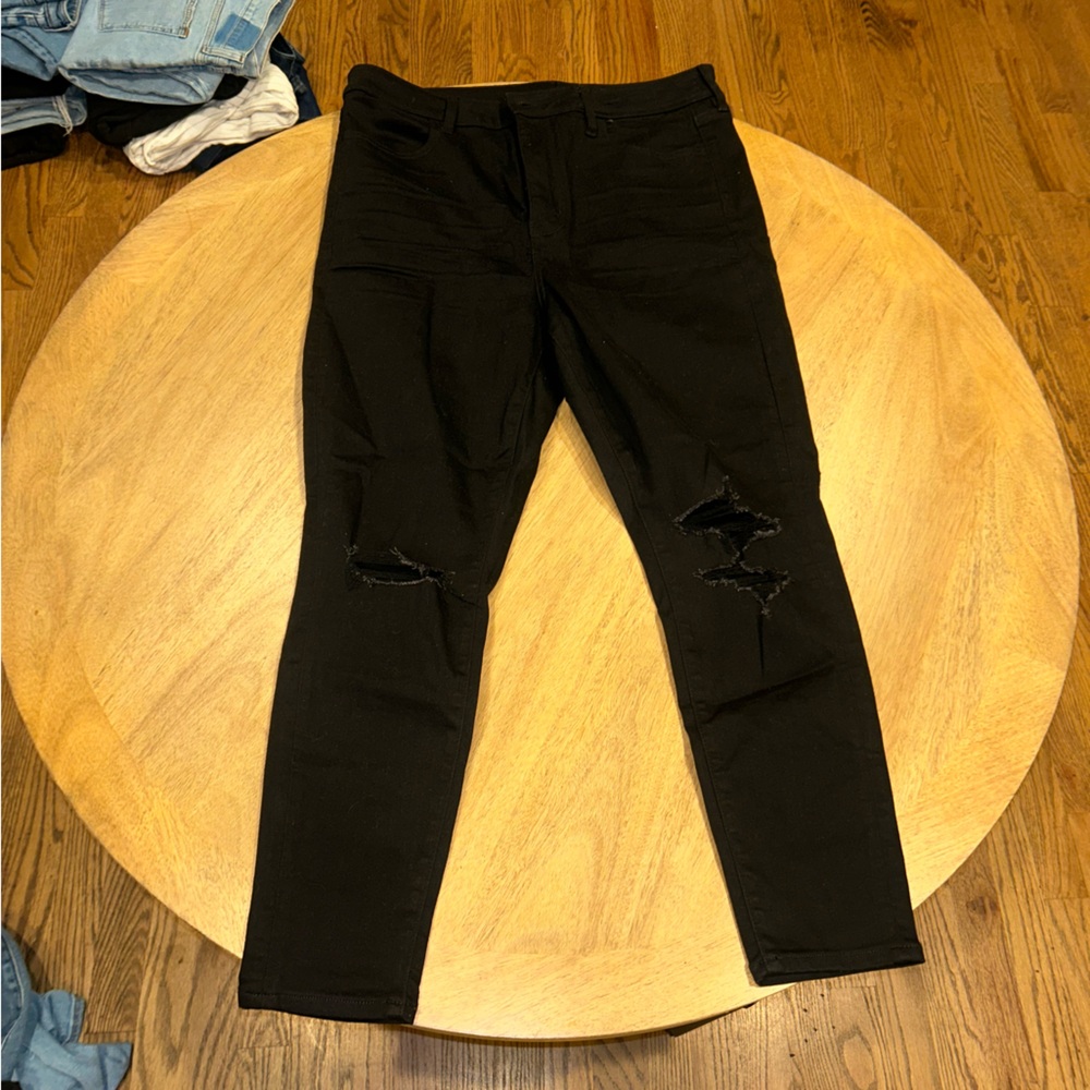 American eagle distressed black super high rise jegging size 16 short
